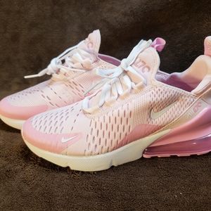 Youth Nike Air max 270 size 04.5